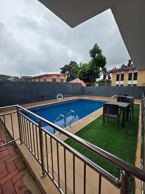 Modern 3BR Apartment with Pool in Ikeja GRA