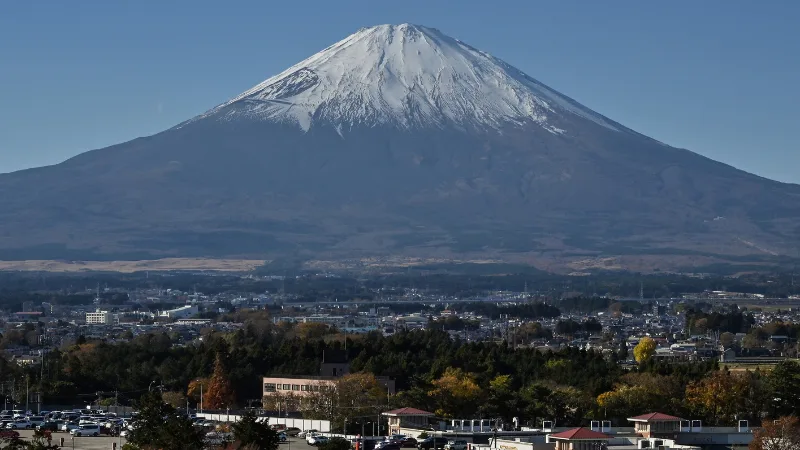 Swiss hiker dies on Mount Fuji, 99-year-old injured woman rescued