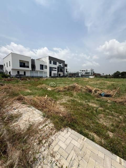 600 SQM Residential Plot — photo 2