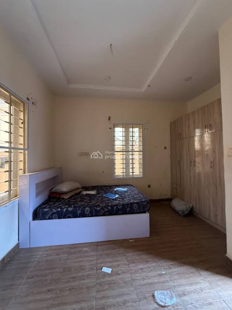 Neat Ensuite Room in a Shared Bungalow