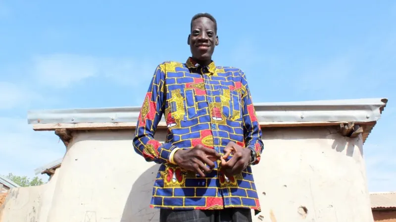 Ghana’s tallest man dies at 33
