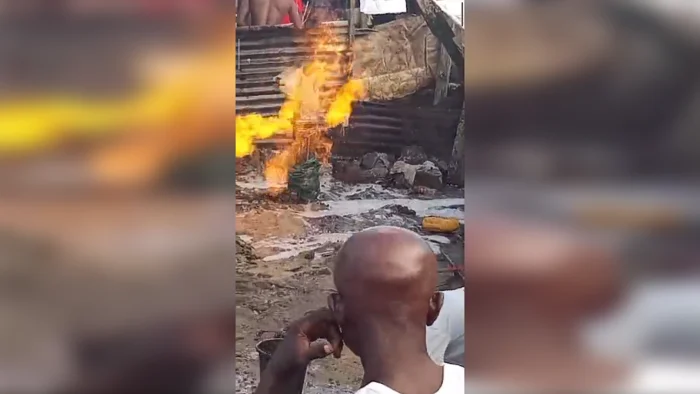 Fire destroys 40 batcher houses in Port Harcourt as residents count losses