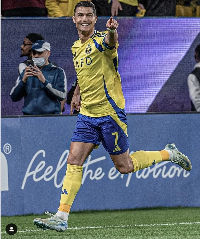 Ronaldo tops weekly salary rankings, Messi falls to 13th