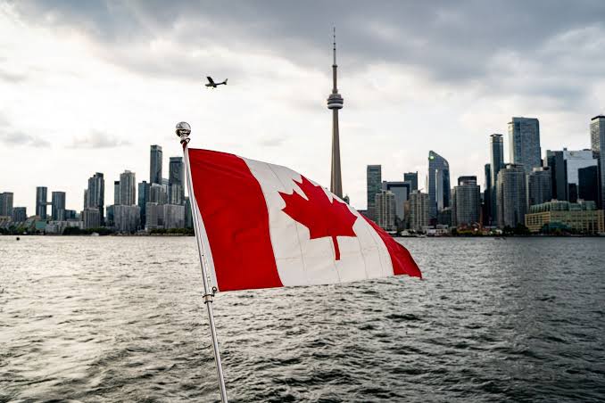 Canada Hits Back With Fresh Tariffs on $20bn of US Goods