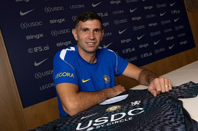 Chelsea Complete £7.5m Signing of World Cup Winner Emiliano Martínez