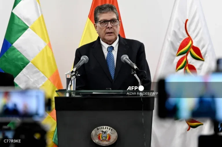 Bolivia Places State Oil Firm Under Temporary Supervision Amid Fuel Crisis