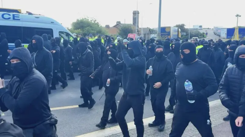 UK Government Moves Against Anti-Migrant Protesters After Dover Port Disruption