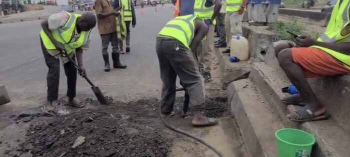 Fg Commences Kara Bridge Repairs, Motorists Face Two Weeks Of Traffic Controls