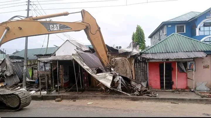 Bayelsa Clears Road Corridors, Removes Unauthorised Structures