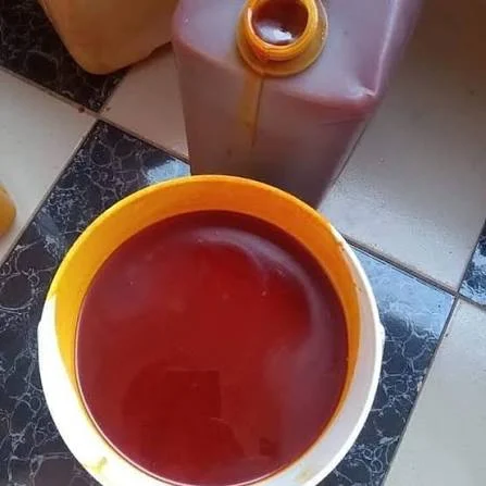 Lagos Warns Residents Over Fake Palm Oil in Markets