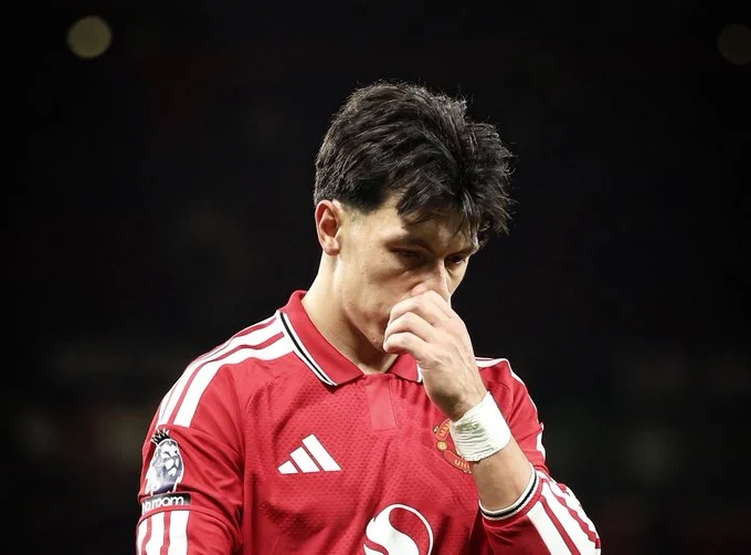 Roy Keane Slams Manchester United as a "Circus" Following Lisandro Martínez’s Outburst