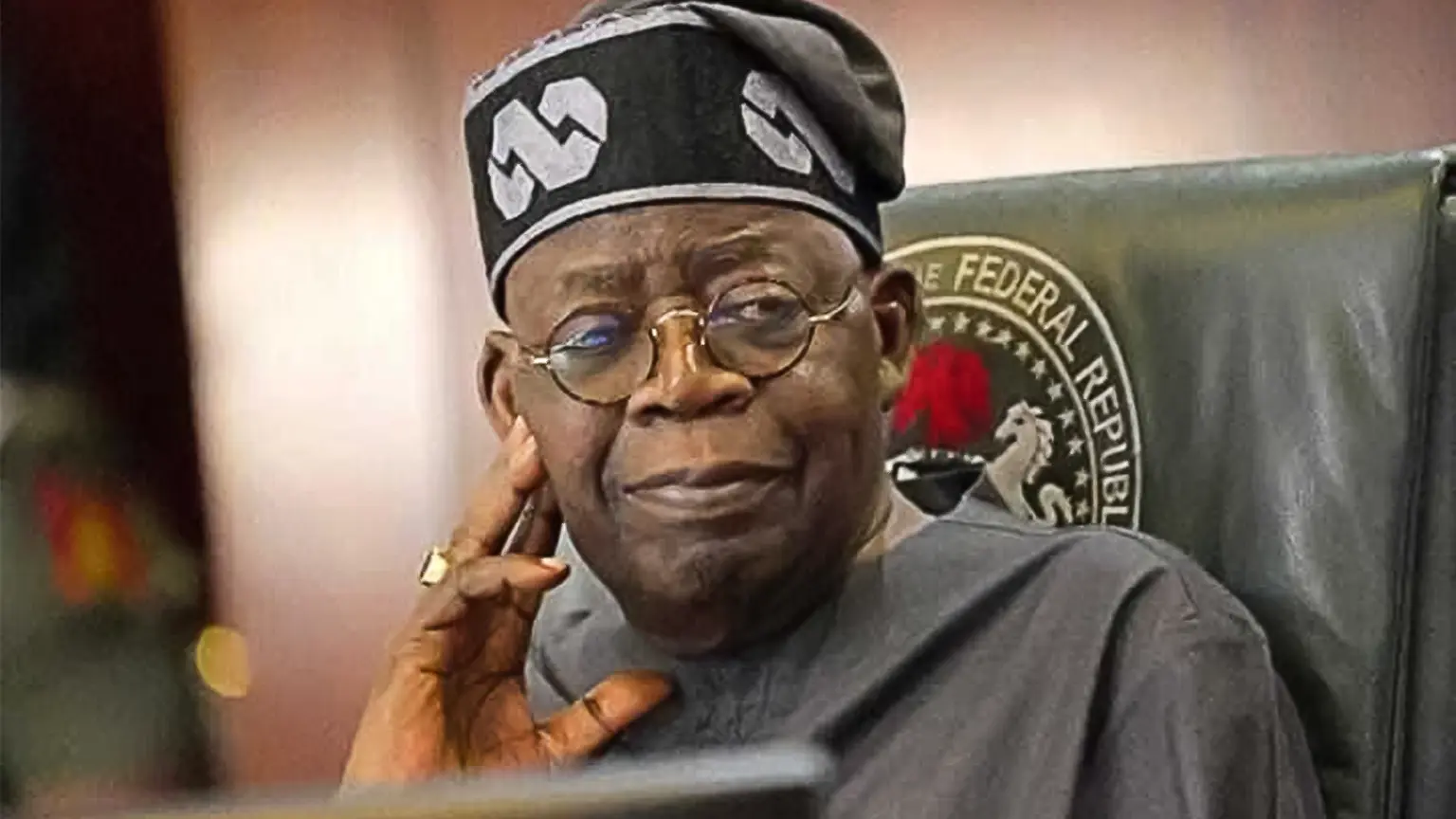 Hoodlums vandalise Tinubu campaign secretariat in Ibadan