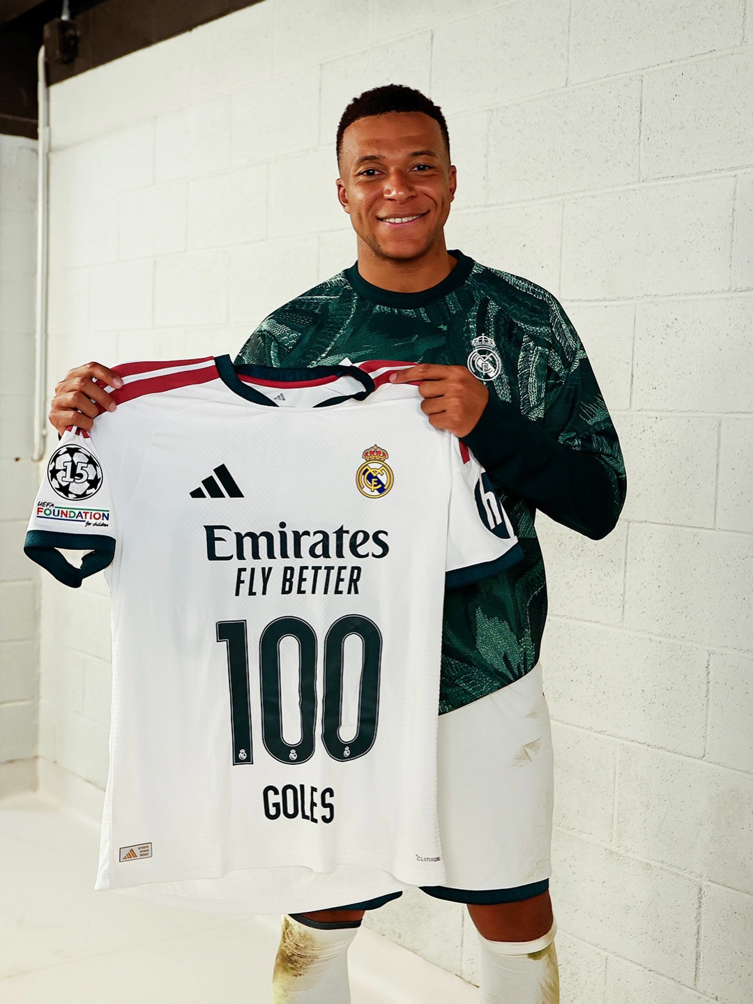 Mbappé Marks 100 Real Madrid Goals with Special Shirt at Camp Nou
