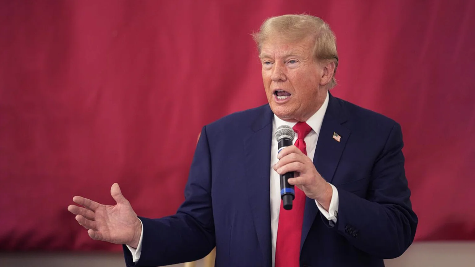 Free-market groups urge Trump to extend Jones Act waiver to curb prices