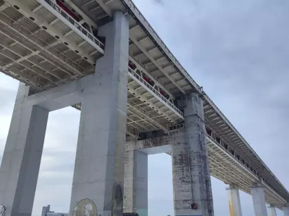 «Что-то горит». Нижегородцы массово застряли на подъезде к мосту