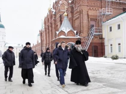 Митрополит Георгий проверил ход благоустройства Саровского монастыря