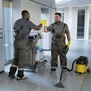 Faire appel à des professionnels pour le nettoyage fin de chantier