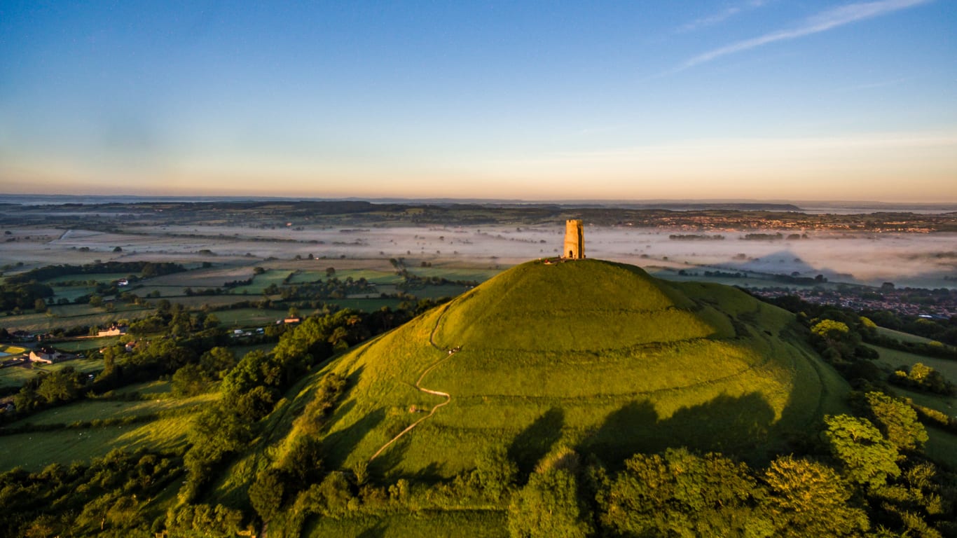 Glastonbury Tor au lever du soleil