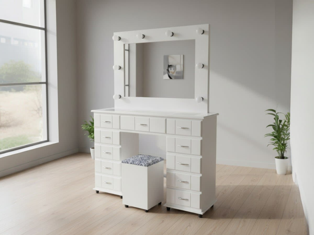 Maquilladora Hollywood