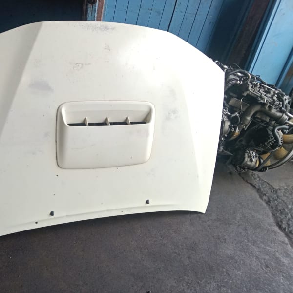 Bonnet Hilux