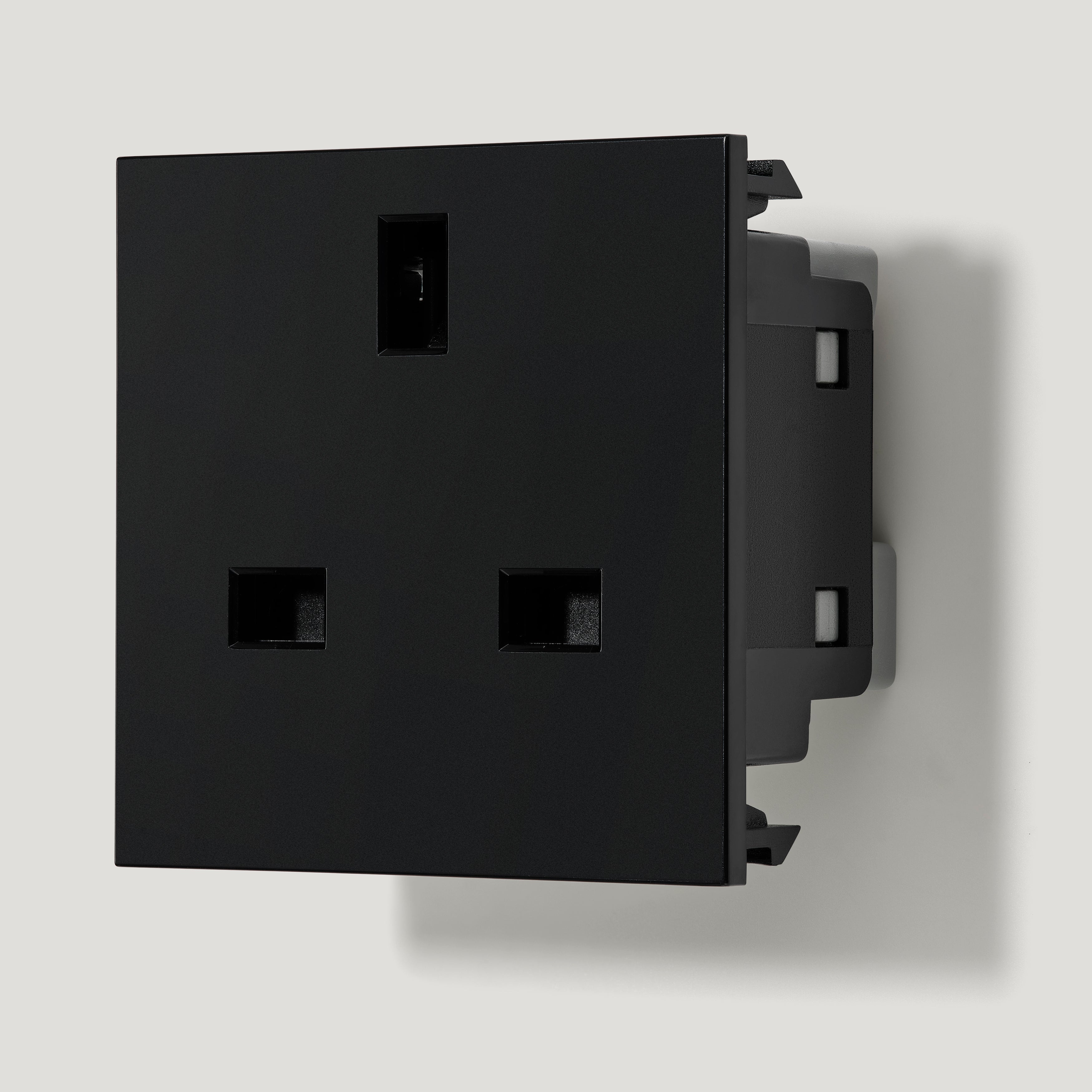 1G 13A UK Socket Module - Black