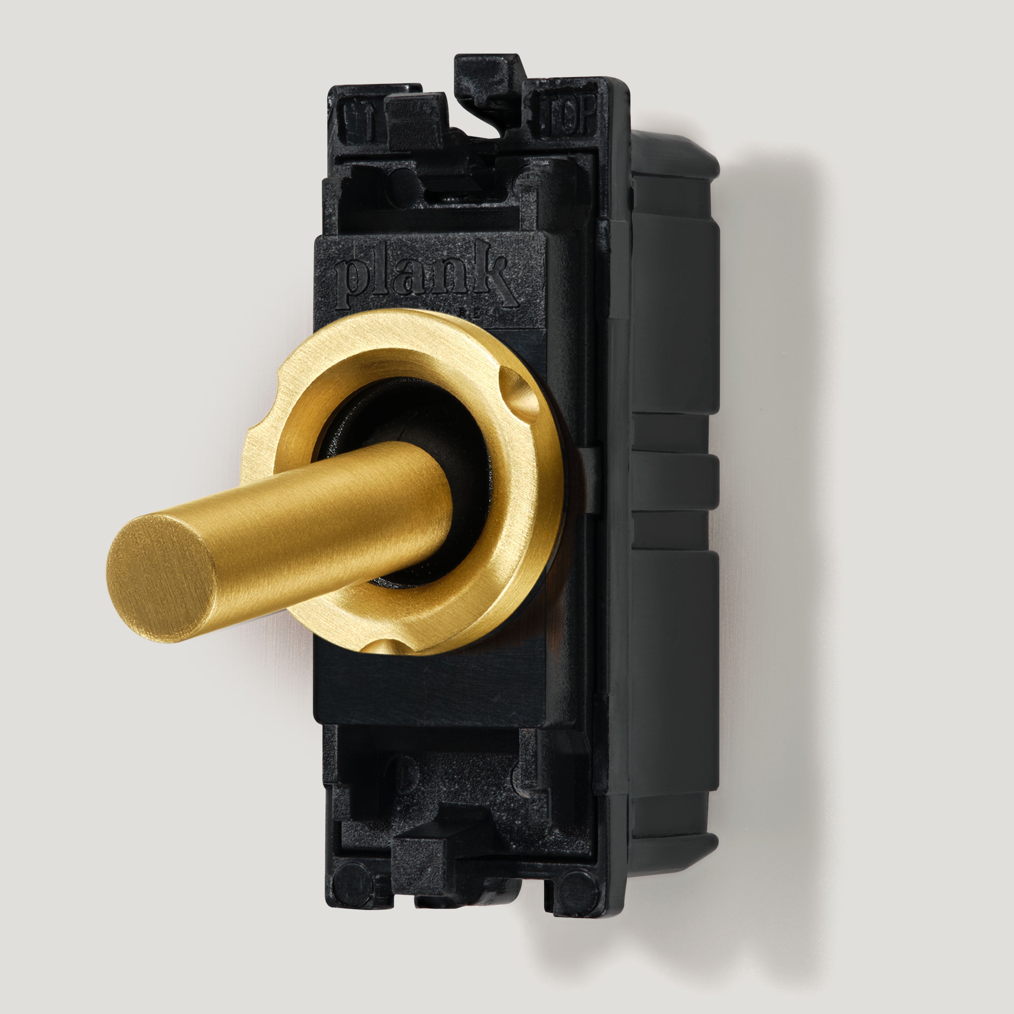 MAXWELL Smooth Intermediate Toggle Switch - Brass