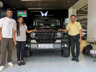 Mahindra United Automobiles - MG ROAD DELHI - SUV Showroom