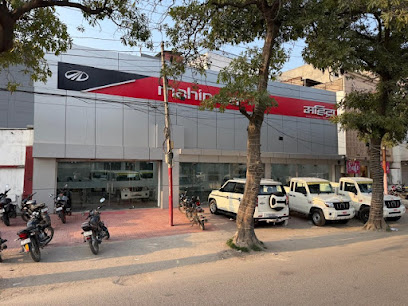 Mahindra Vigsons Automobiles - Commercial Vehicle Showroom