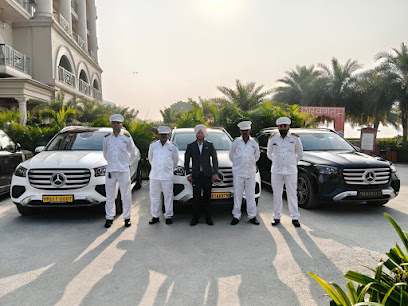 𝐏𝐔𝐍𝐈𝐀 𝐓𝐑𝐕𝐋𝐄𝐙 𝐈𝐍𝐃𝐈𝐀 - Luxury car rentals in Delhi