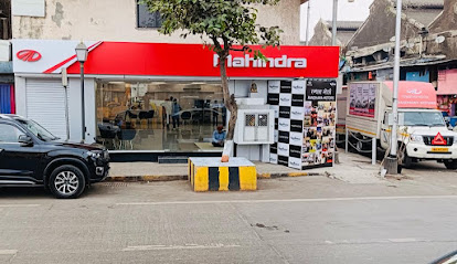 Mahindra Randhawa Motors - Commercial Vehicle Showroom