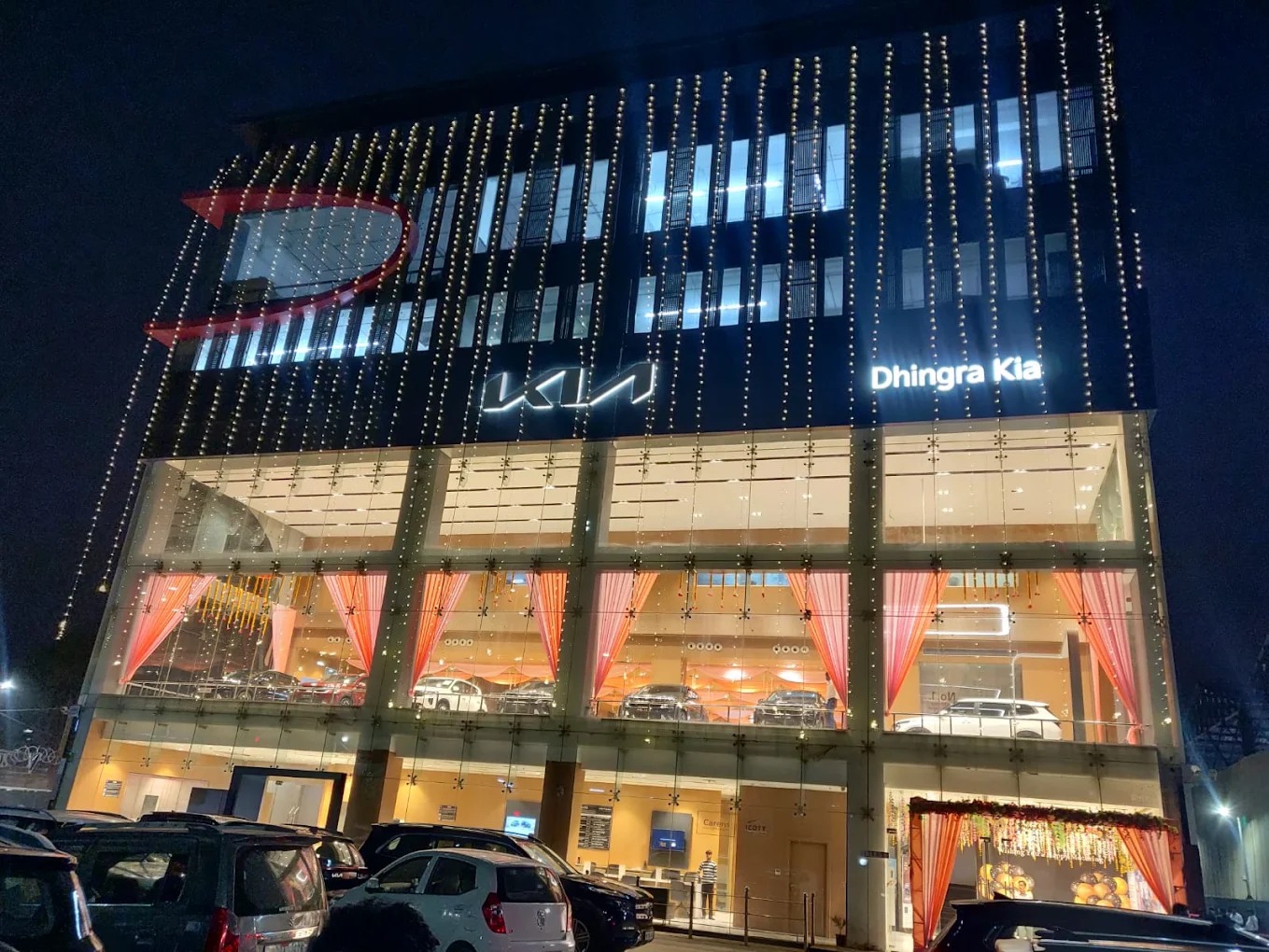 Kia Car Showroom - Dhingra Kia, Sector 27A