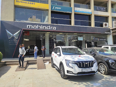 Mahindra Param Wheels Llp - SUV & Commercial Vehicle Showroom