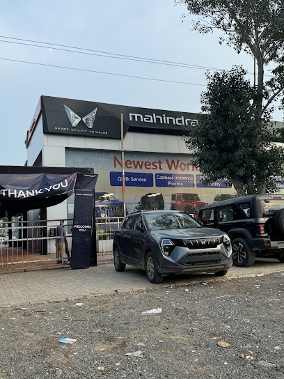 Mahindra Param Wheels - SUV Mahindra Showroom Naroda Ahmedabad