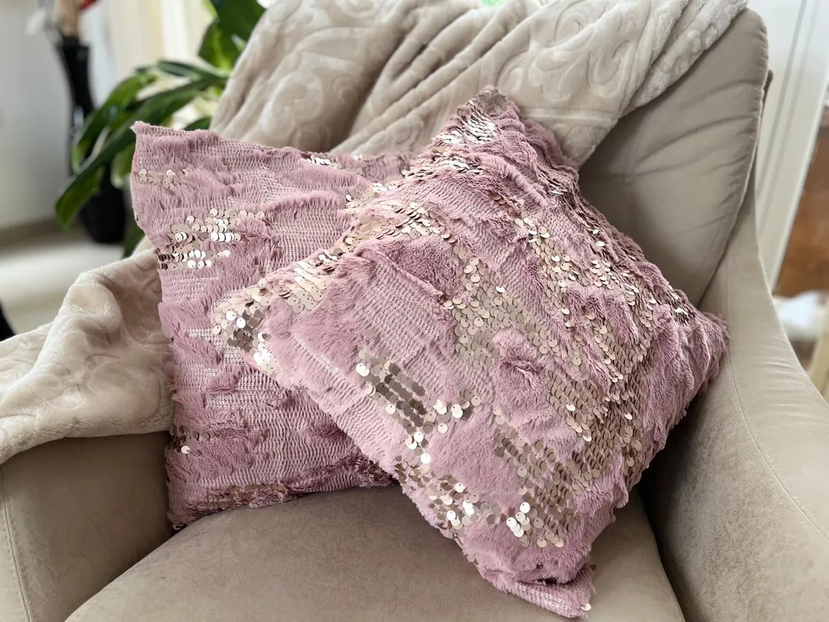 Almohadon Rosa con lentejuelas