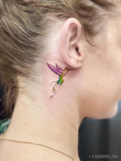 fineline-hummingbird-tattoo-calgary-sabrina-zimmer_oezhku