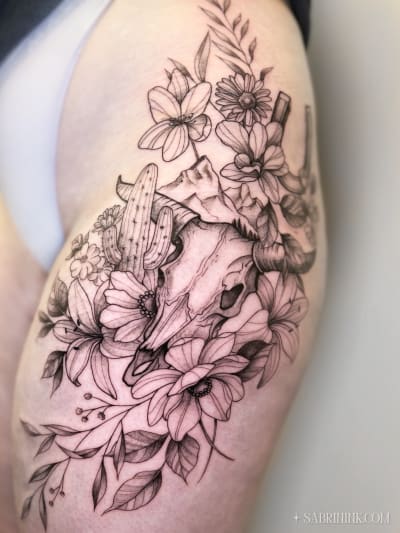 floral-kettle-skull-tattoo-calgary-sabrina-zimmer_whllze