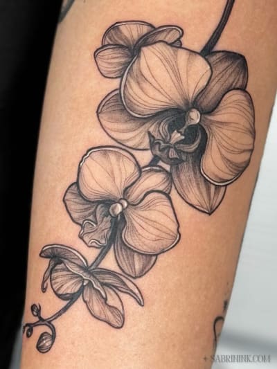 orchid-floral-tattoo-calgary-sabrina-zimmer_zwlehx