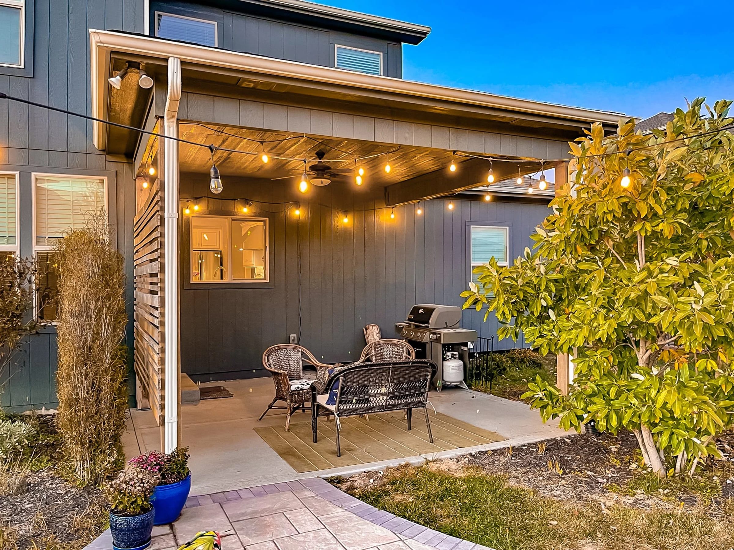 Cedar pergola in Blue Springs, MO
