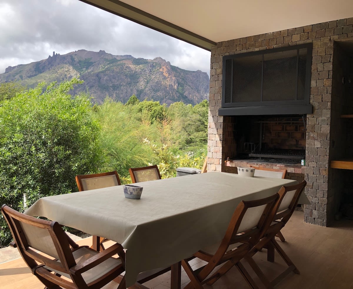 Casa grande y nueva en Arelauquen - Casa en alquiler en Arelauquen Golf & Country Club, Bariloche