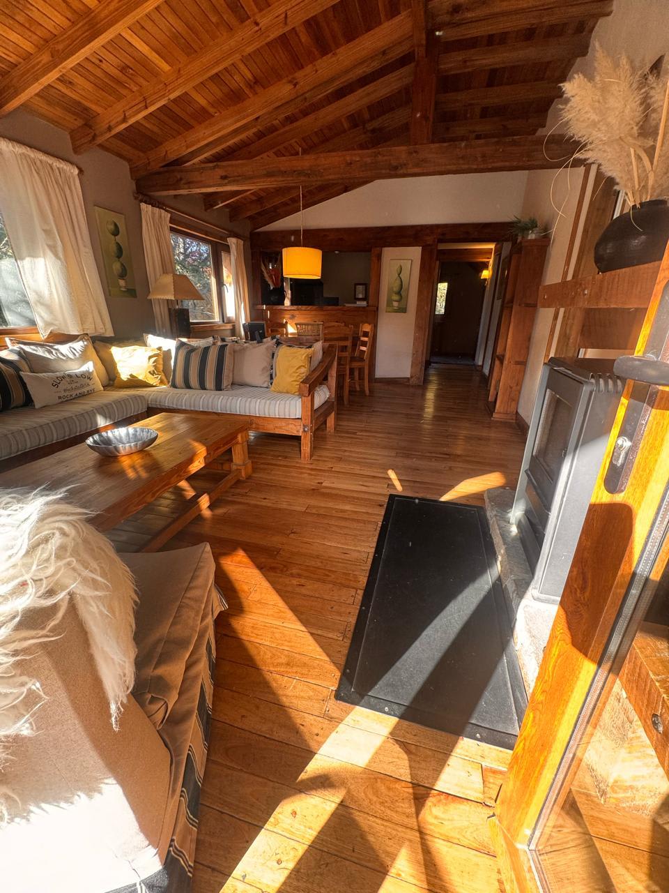 Cauquen - Cálido dormy con acceso a pileta de Bungalows - Foto principal de la casa en alquiler en Arelauquen Golf & Country Club, Bariloche