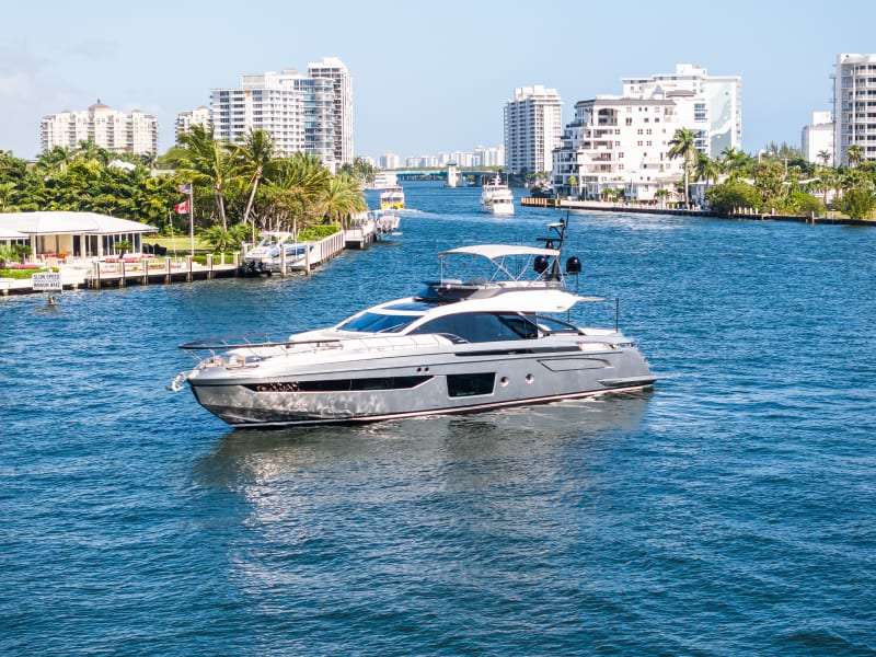 80' Azimut S8 Xtreme luxury yacht charter Miami