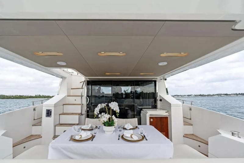70' Azimut Le Grand Bleu photo 3