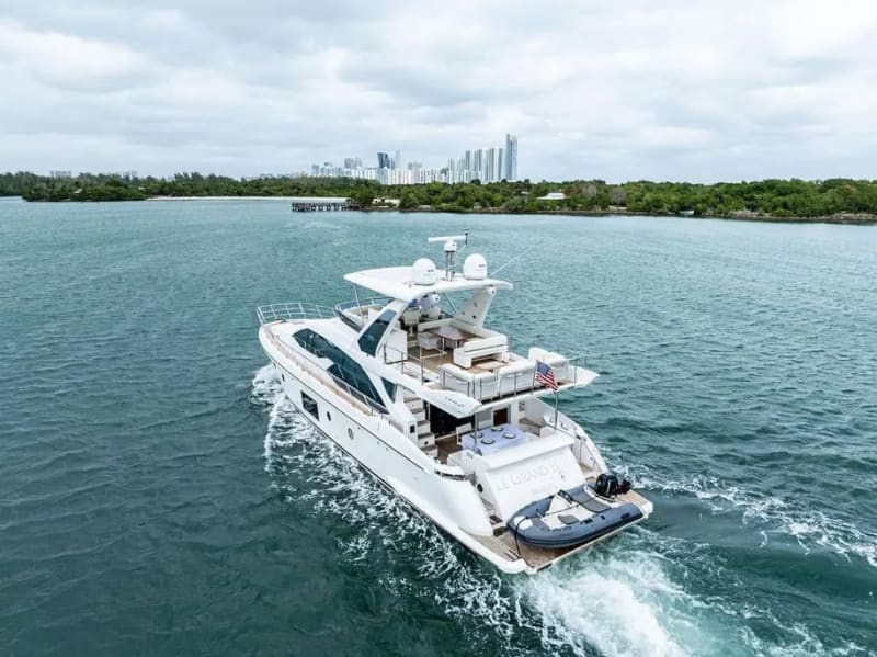 70' Azimut Le Grand Bleu luxury yacht charter Miami