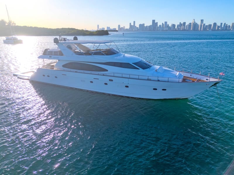 90' Azimut Day Dreamin photo 2