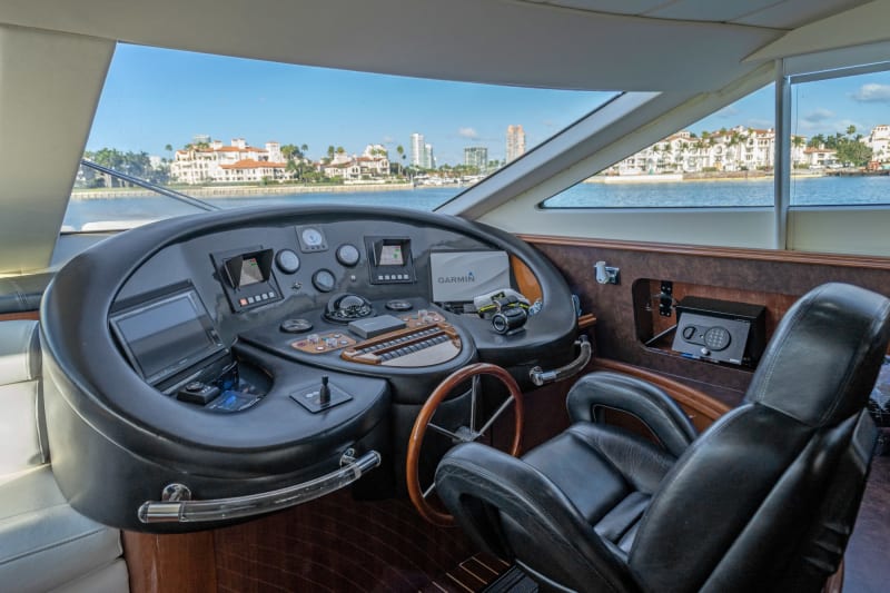 90' Azimut Day Dreamin photo 4