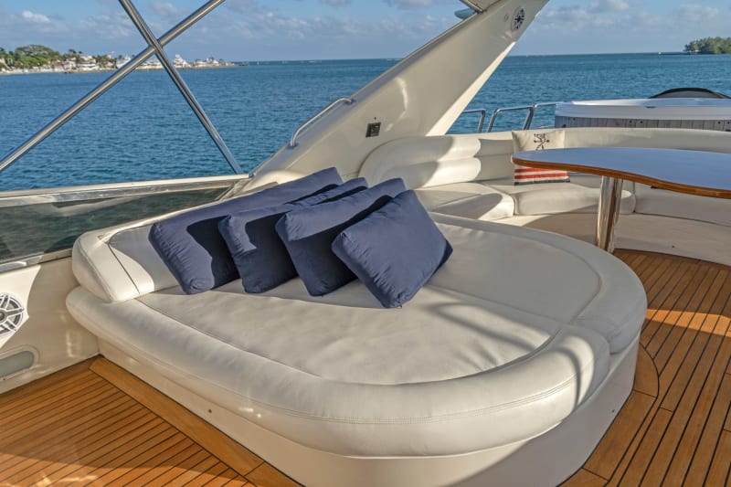 90' Azimut Day Dreamin photo 7