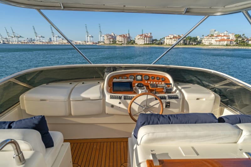 90' Azimut Day Dreamin photo 8