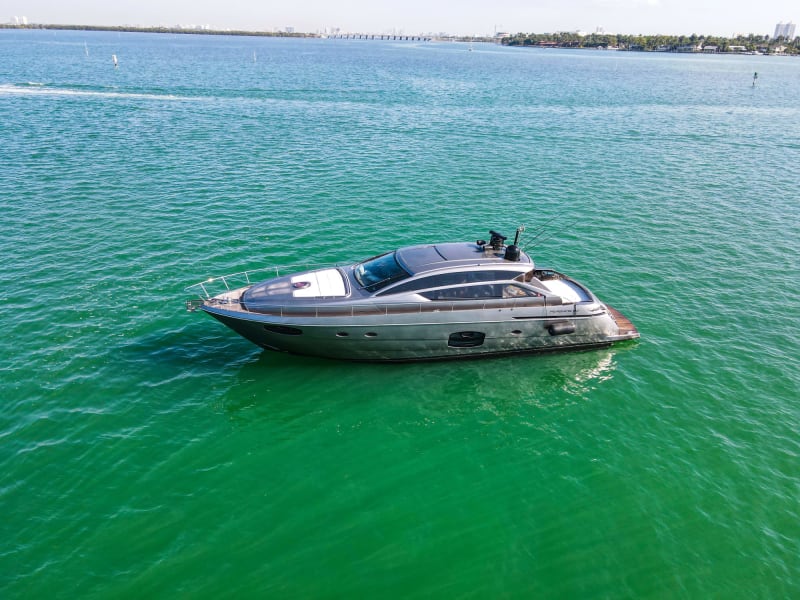 62' Pershing Finstar photo 2