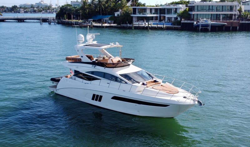 60' SeaRay L590 luxury yacht charter Miami