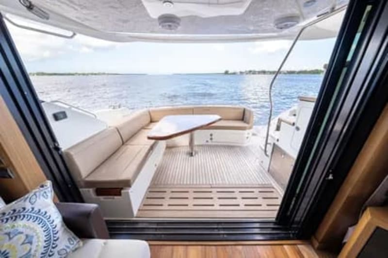 60' SeaRay L590 photo 8